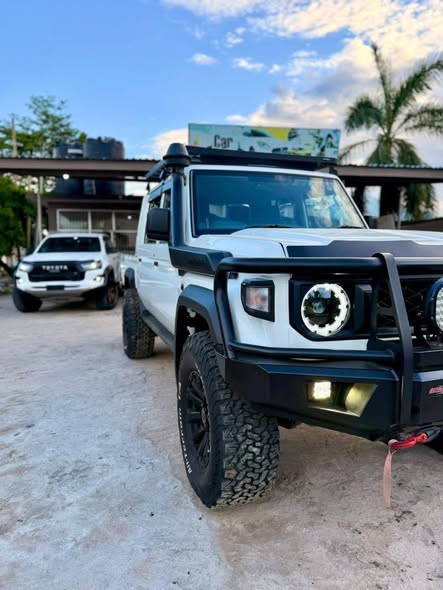 A picture of LANDCRUISER PICKUP BEI MILLION 350 0747111332