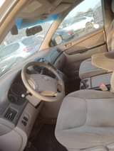 A picture of Super Distress Extremely clean 06 Toyota sienna with everything intact