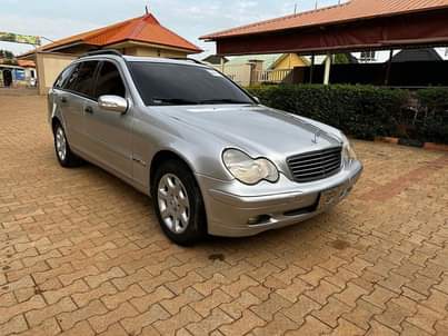 A picture of 3 MONTHS USED MERCEDES BENZ C200 KOMPRESSOR STATION WAGON PRICE