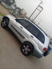 A picture of 2004 Toyota RAV4 Rav4 Jeep