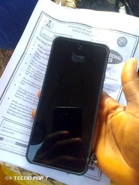 A picture of Redmi 12