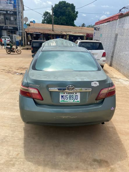 A picture of TOYOTA CAMRY 08 XLE ABSOLUTE BUY AND DRIVE FIRST BODY