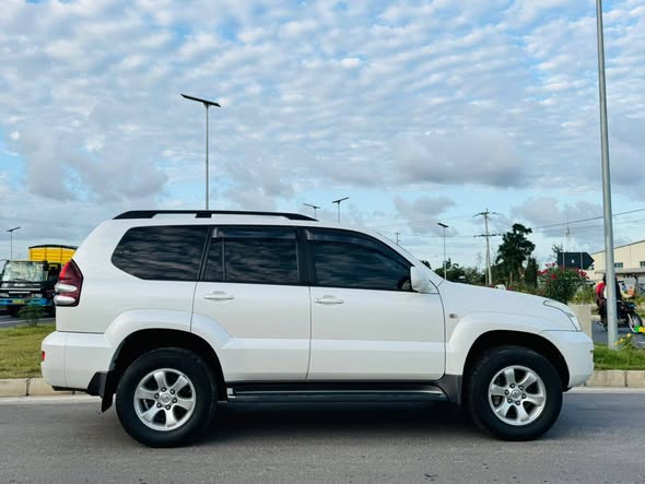 A picture of Toyota Prado 120 series Year 2007 2TR engine Automatic Price