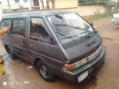 A picture of 2000 Nissan Vannett