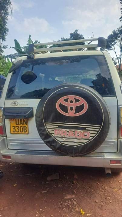 A picture of 2000 LANDCRUSIER PRADO TX Petrol