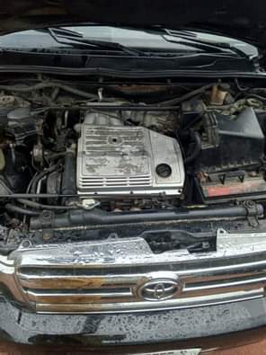 A picture of Toyota Highlander V6 engine Everything is in good condition Location