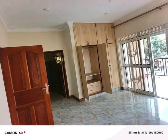 A picture of FOR RENT 5 bedrooms 4 bathrooms flat house located in