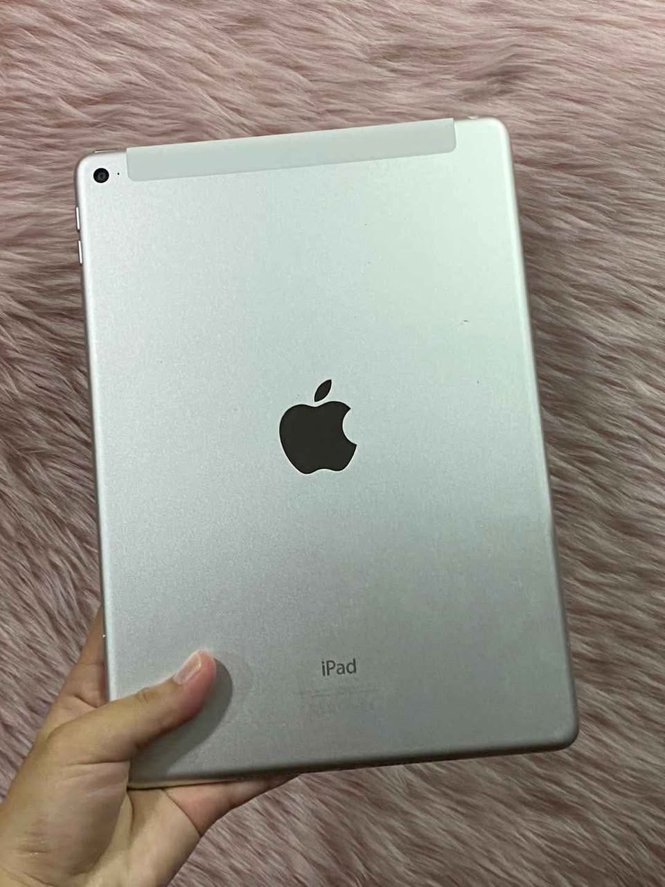 A picture of IPAD AIR 2 128GB CELLULAR 260 000 TU