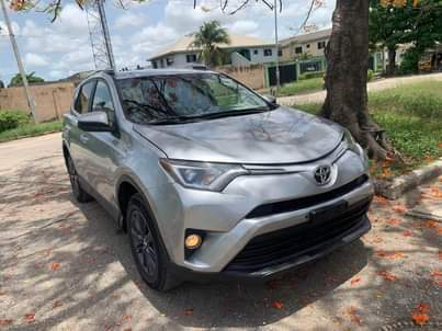 A picture of Fast deal Neatly Registered 016 Toyota RAV4 XLE keystart reverse