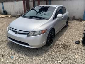 A picture of First body Unregister 2007 Honda civic with original duty now