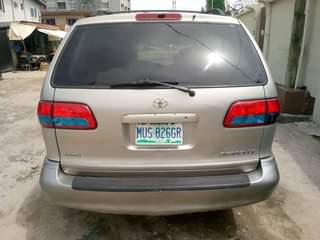 A picture of TOYOTA SIENNA 2002 First body Engine Gear Ac Price 3m