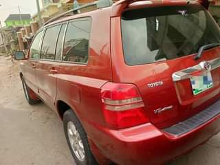 A picture of Toyota Highlander 03