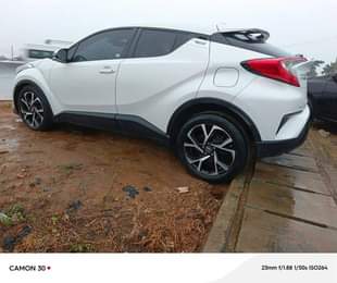 A picture of 2018 Toyota C HR Direct tokunbo