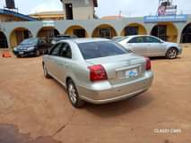 A picture of TOYOTA AVENSIS 2005