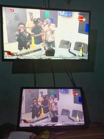 A picture of TCL nch 32 smart sh. 320000 na samsung nch 24