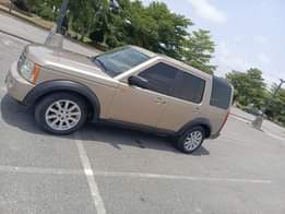 A picture of Super clean 08 Land Rover LR3 sport edition three rows