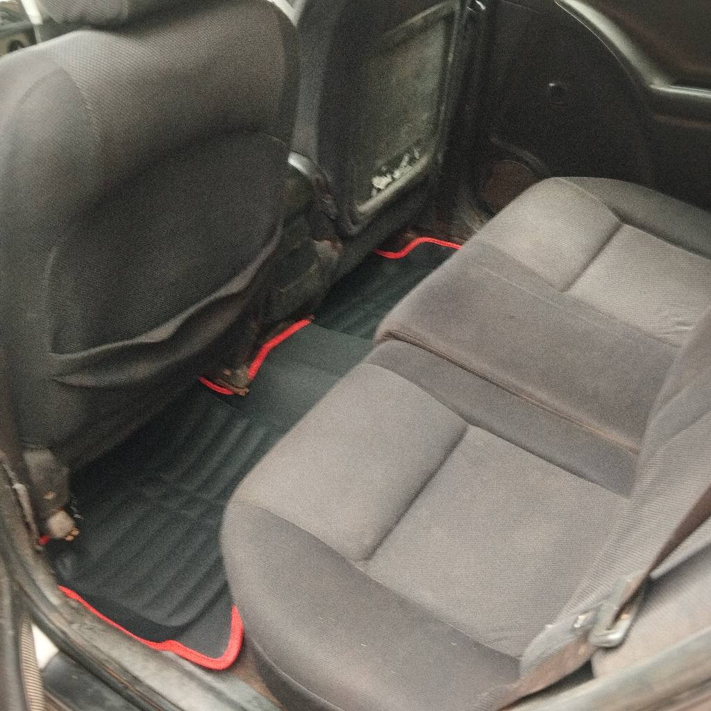 A picture of Pontiac Vibe 05 Good engine noiseless and never being worked