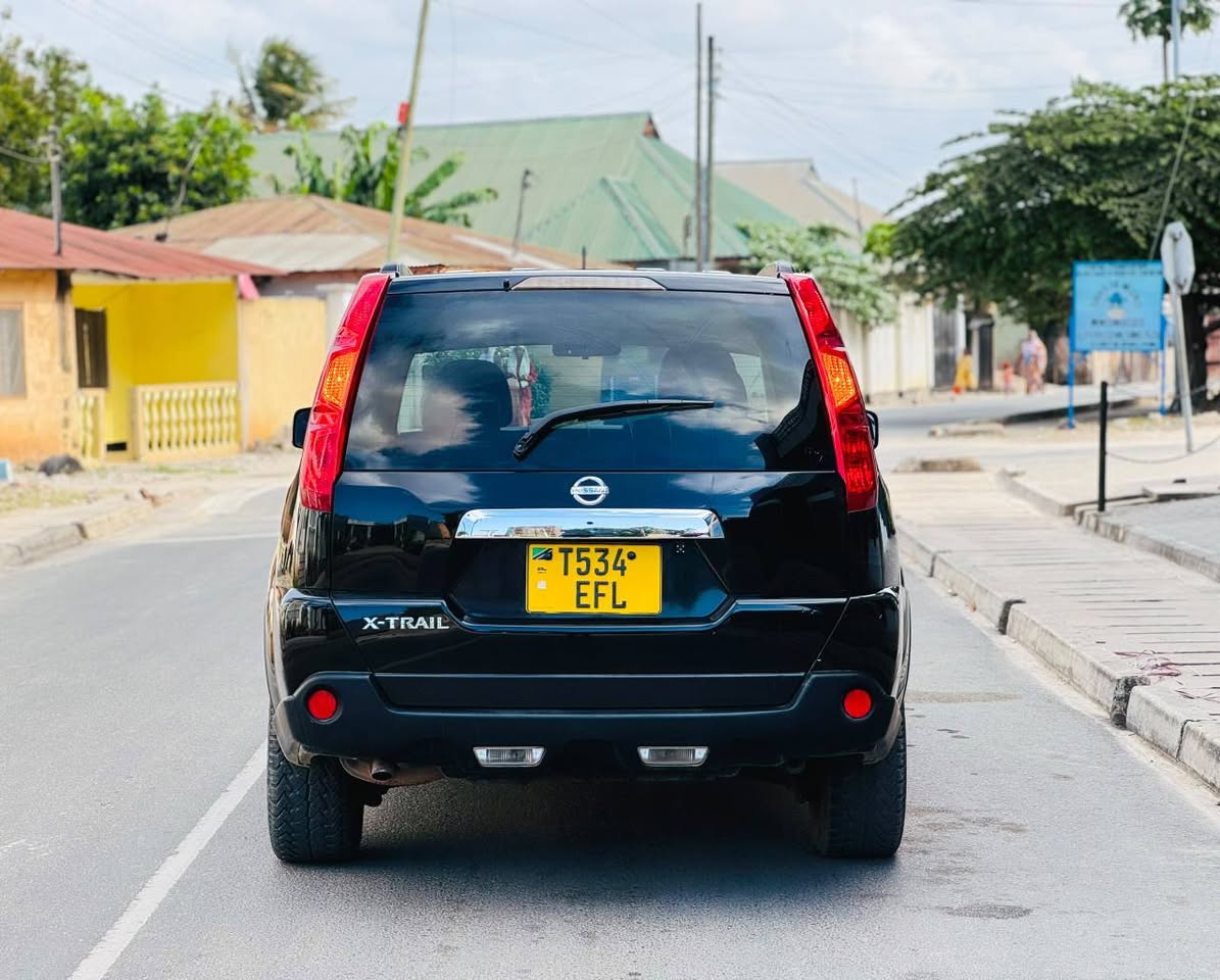 A picture of NISSAN X TRAIL BEI 17 9M 0757455444