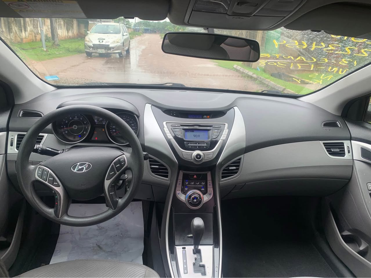 A picture of DIRECT BELGIUM 2013 HYUNDAI ELANTRA