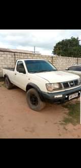 used nissan hardbody