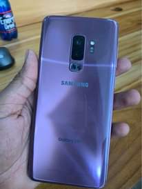 A picture of SAMSUNG S9 