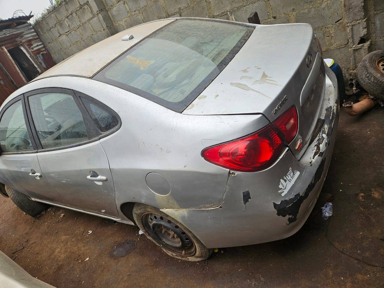 A picture of Hyundai Model 07 First body No engine inside Gear excellent