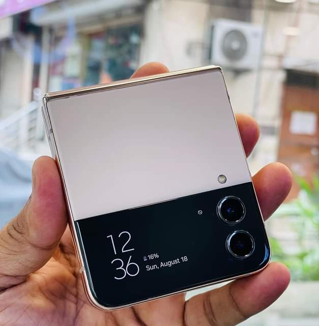 A picture of GALAXY Z FLIP 4 5G