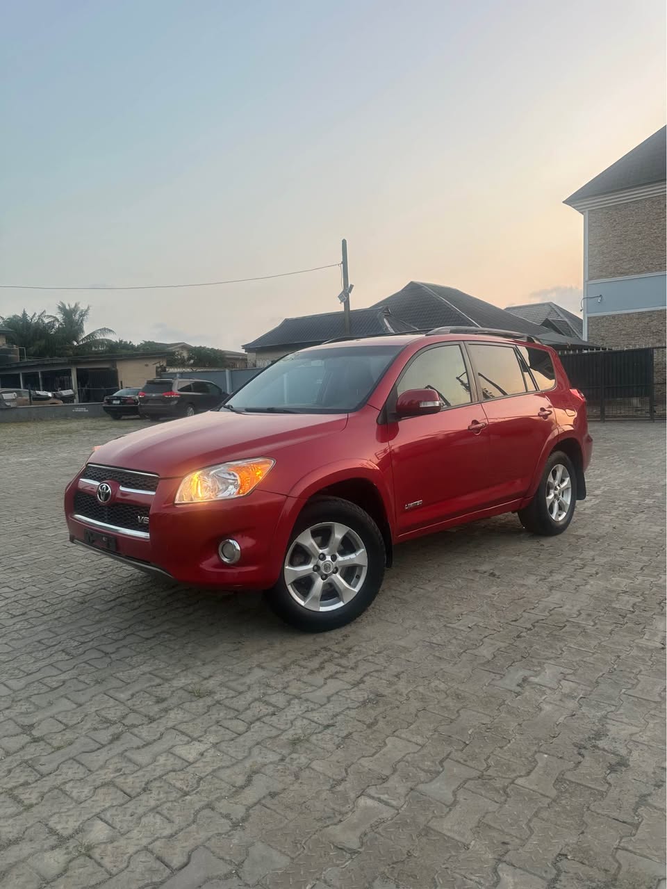 A picture of TOKS 2011 TOYOTA RAV4 LIMITED AWD