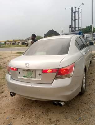 A picture of Silver Clean Honda Accord 09055718777
