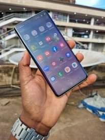 A picture of Samsung galaxy S10plus