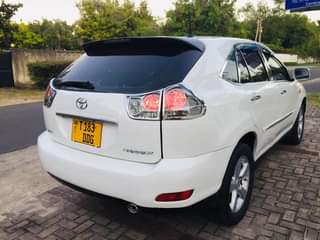 A picture of TOYOTA HARRIER