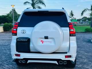 A picture of TOYOTA PRADO TXL