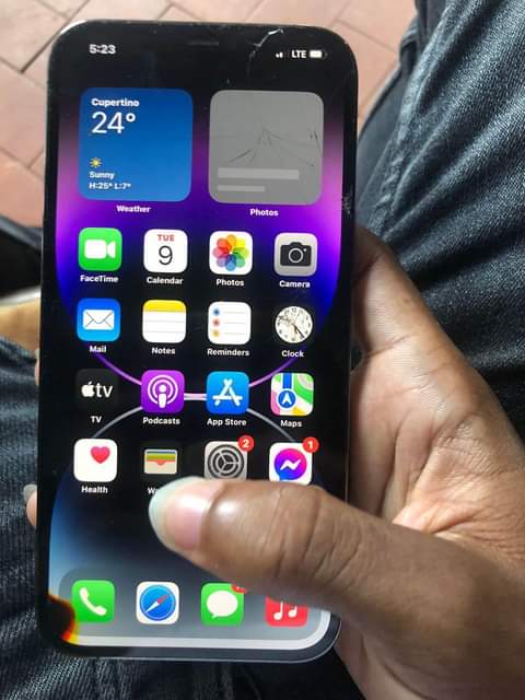 iPhone M.