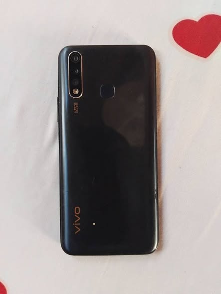 A picture of VIVO Y19 GB 128 nipe 110k 0794529230 DAR