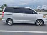 A picture of Toyota noah new shep