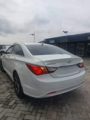 A picture of Good deal Hyundia sonata 012 partly first body 80 first