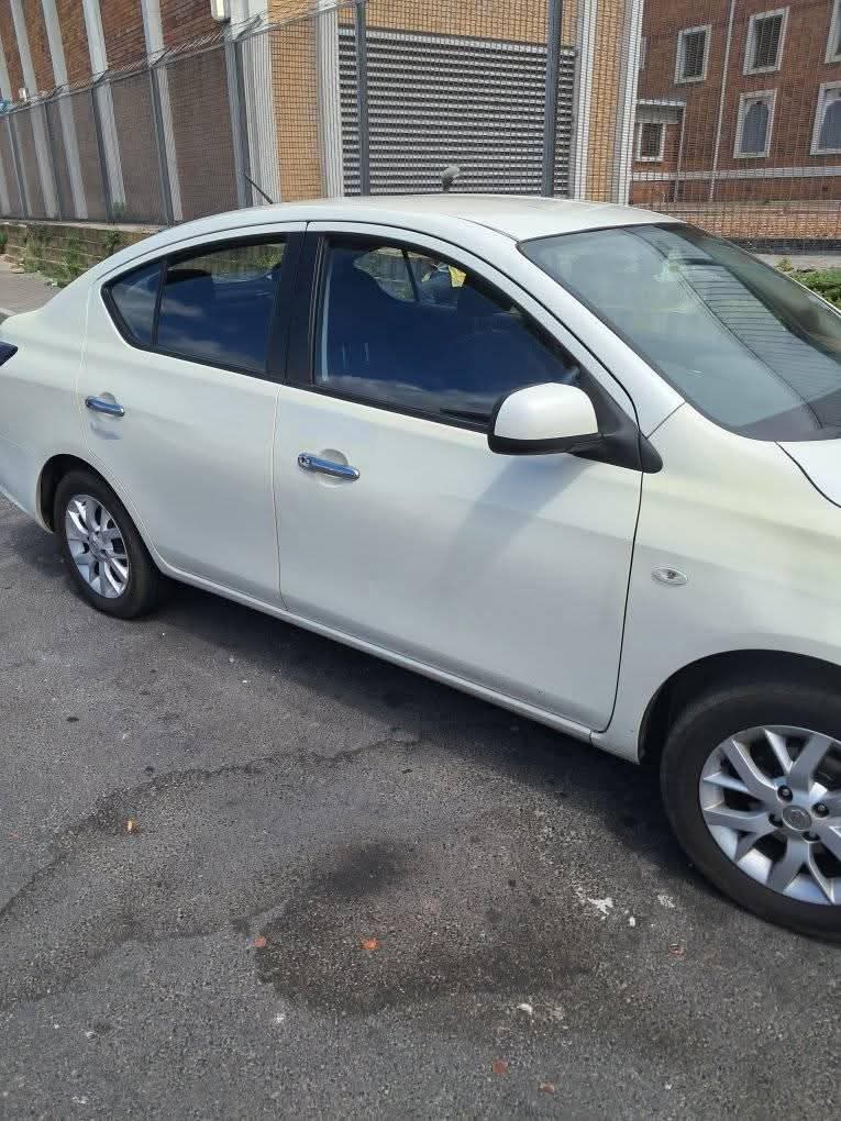 nissan almera