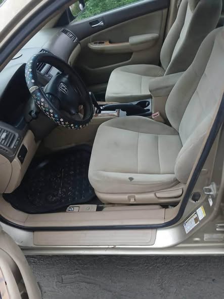 A picture of 2005 Honda Accord
