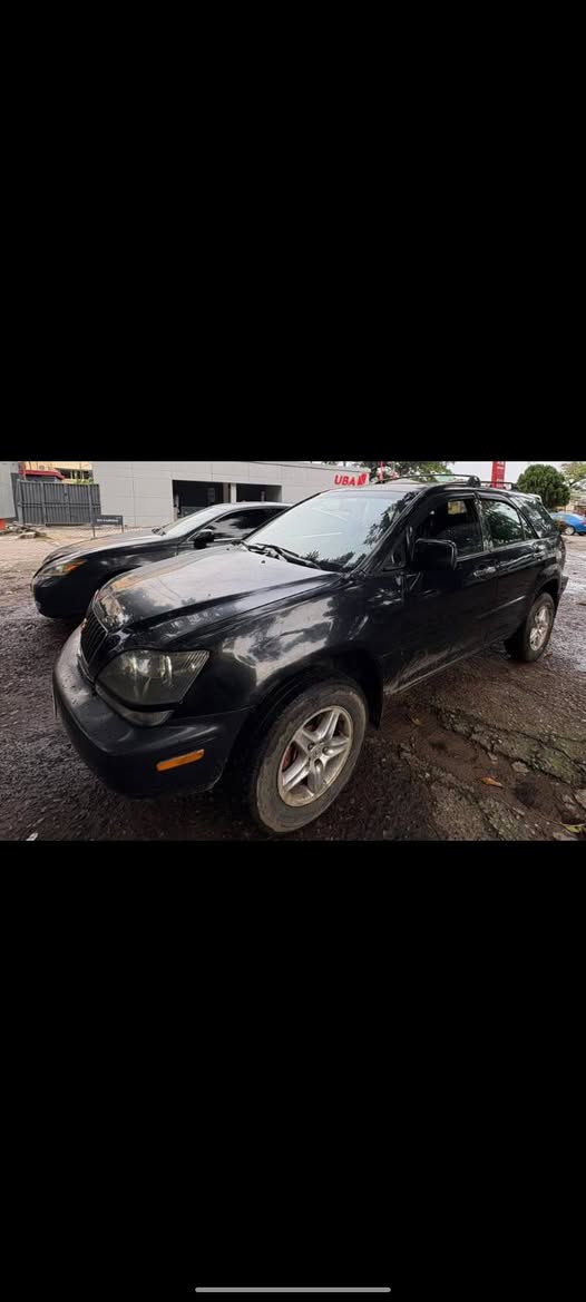 A picture of Awoof Awoof dealer deal Registered 2000 lexus rx300flash on first