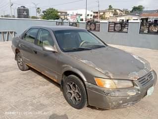 A picture of Toyota Camry 1999