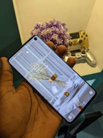 A picture of Samsung s10 gb128 duos