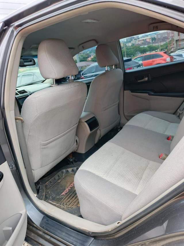 A picture of Belgium standard Toyota Camry se 2013