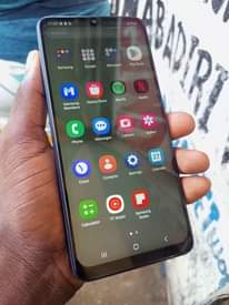 A picture of Samsung A12 haina kipengele