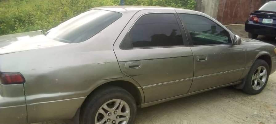 A picture of 1999 Toyota 1999 G