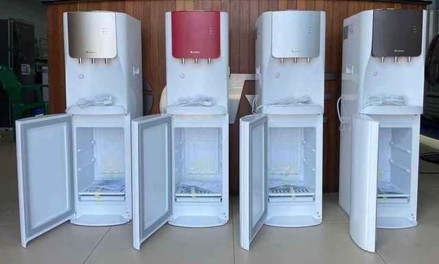 A picture of GREE 3 FAUCETS WATER DISPENSER WITH REFRIGERATOR