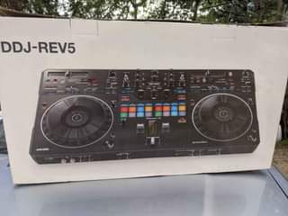A picture of PIONEER DDJ REV5