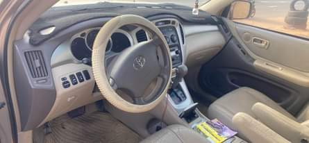 A picture of Toyota Highlander 2005 model