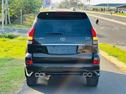 A picture of LAND CRUISER PRADO