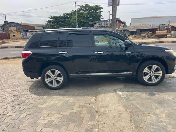 A picture of Toyota Highlander Limited 2012 Foreign used N14 900 000 00