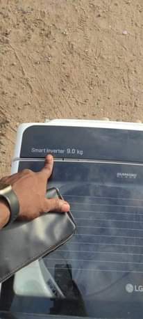 A picture of LG automatic washing machine